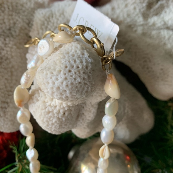 NWT J. CREW FRESHWATER PEARL & SHELL BEACHY NECKLACE. - Picture 3 of 3